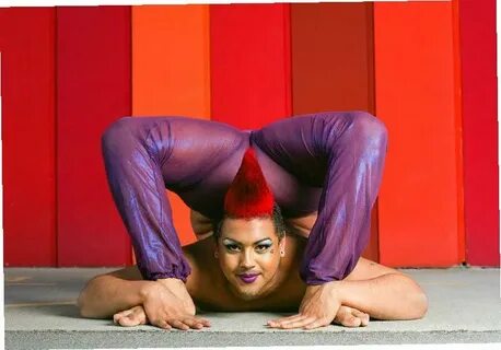 FLEXIBLE: The life of a professional contortionist - SAD Mag