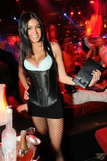 6 Hot cocktail waitress at Tryst Nightclub in Las Vegas. S. 