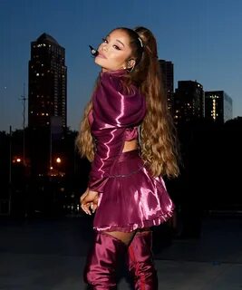 Ariana Grande Ditched Her Ponytail On Tour - Again Ariana gr