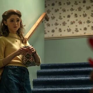 2048x2048 Natalia Dyer In Stranger Things Ipad Air HD 4k Wal