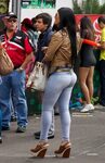 Chicas hot en jeans Mujeres bellas en la calle