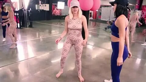 최고 Lele Pons Twerking GIF들 Gfycat