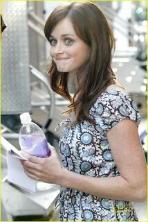 Alexis Bledel Is With A Good Guy: Photo 1319391 Alexis Blede