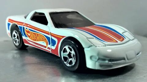 97 CORVETTE - HW 50th Throwback Series 2018 $5 Hot wheels, H