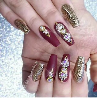 @IIIannaIII #glittereyeshadows Maroon nails, Gold acrylic na