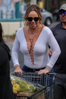 Mariah Carey Grocery Shopping: Singer Flaunts Cleavage Amid 