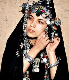 Moroccan Berber Amazigh Woman Women, Moroccan jewelry, Berbe