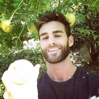 Chris Salvatore no Twitter: "Just picking some lemons like a