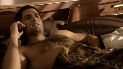 Kayvan Novak nella serie "Sirens" (Ep 1x01, 2018) - Nudi al 