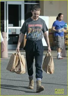 Shia LaBeouf & Girlfriend Mia Goth: PDA Pair While Shopping!