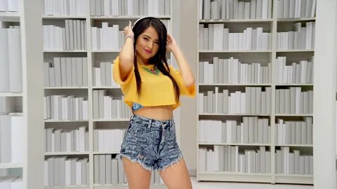 Becky G Wallpapers Images Photos Pictures Backgrounds