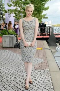 Charlotte Sullivan Feet (3 photos) - celebrity-feet.com