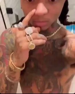 Rapper Swae Lee got a cute dick 🍆