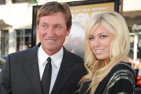 Paulina Gretzky gets candid about growing up as Wayne's daug