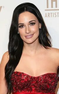 Kacey Musgraves Long Center Part - Long Center Part Lookbook