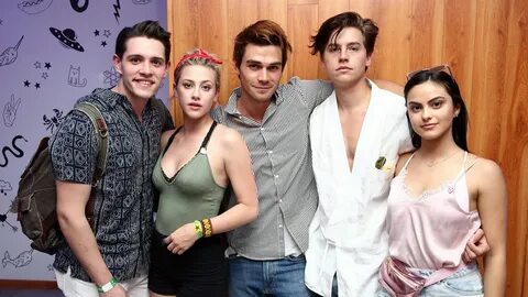 El reparto de 'Riverdale' es tu último flechazo adolescente 