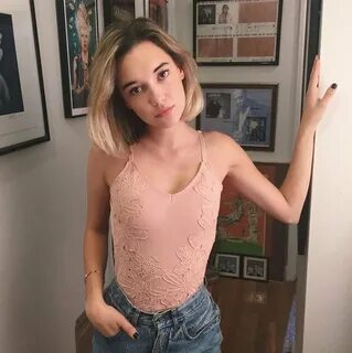 Cantiknya Sarah Snyder, Pacar Jaden Smith Yang Super Hot & M