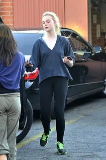 Elle Fanning Elle fanning style, Elle fanning bikini, Elle f