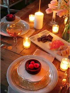 Valentine’s Day Table: Candlelit Dinner for Two Romantic din