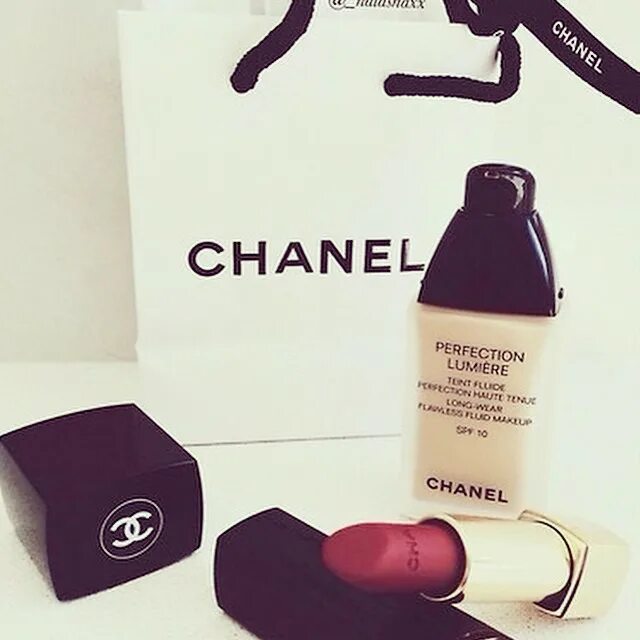 @chanelno.5 on Instagram: "* Chanel * ❤ 💋" .