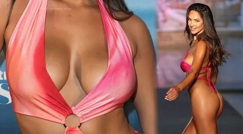 Christen Harper Shows Off Her Beautiful Body at the 2021 Sports Illustrated...