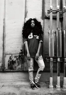 Why SZA's Huge Natural Hair is Our New Obsession - Vogue Vog