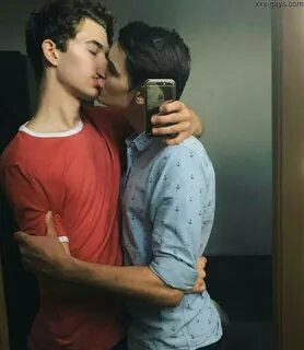 Had to pose for the picture Kissing Порно XXX-Gays.com