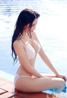 Daily Cool Pictures Gallery: Vietnamese queen of bikini mode
