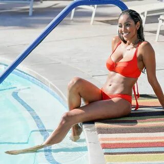 Tayshia adams topless - Bachelor Stars in Bikinis and Bathing Suits: The Ho...