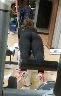 Irresistible Booty At The Gym - GirlsInYogaPants.com