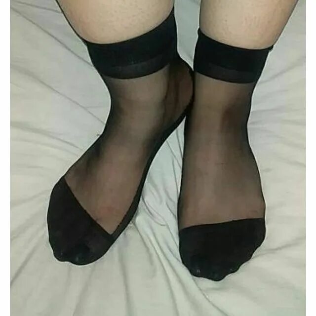خوب عکس داره فالو بشه #nylon_socks #nylon_feet #nylonsocks #جوراب_مشکی #جور...