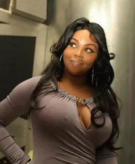 Audio) Lil Kim Calls Flex, Talks 50 Cent Collab & Nip Slip -