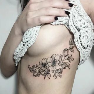 Татуировки на ребрах женские (78 фото)