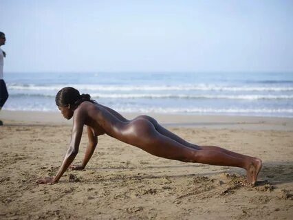 Голые негритянки на пляже (72 фото) - Порно фото голых девуш