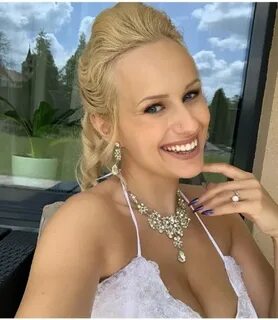 Dating women over 30 in Zheltyy-Yar Topface