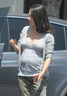 Mila Kunis w ciąży. Zobacz zdjęcia