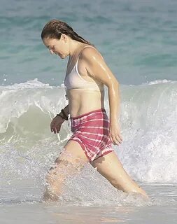 Drew Barrymore on the beach -04 GotCeleb