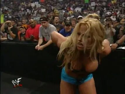 Trish Stratus vs. Lita - Strap Match Raw 7/24/2000 - video Dailymotion.