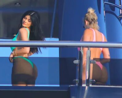 Kylie-Jenner-Booty-525 ⋆ CELEBRITY BIKINI BOOTY