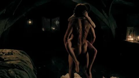 ausCAPS: Sam Heughan nude in Outlander 1-07 "The Wedding"