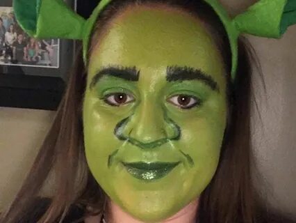 This teen got pulled over by police while wearing full Shrek