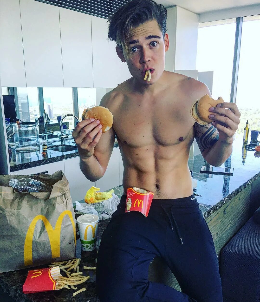 Mario Adrion в Instagram: "How to stay healthy WITH McDonalds? 🤔 New ...