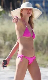 Sexiest Women In Bikinis: Jessica Hart Bikini