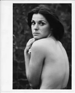 Nude a Photo Story of Susan Saint James by Henry Grossmann, 