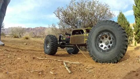 Axial SCX-10 Rat Girl build walk around - YouTube