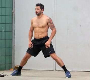 Let's get physical with Jesse Metcalfe - Fringues de séries