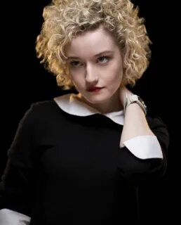 How my hair was supposed to look.. nope. Julia garner, Long 