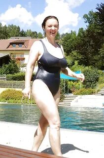 Matures in swimwear - Photo #16