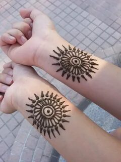 wrist henna tattoo Henna tattoo, Henna hand tattoo, Henna