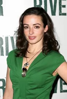 14 NEW HQ pics of Laura Donnelly at "The River" premiere Lau